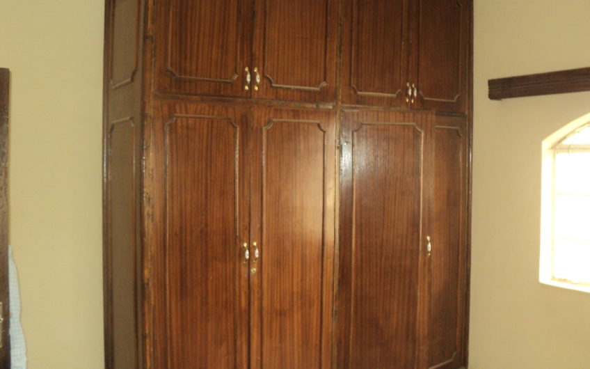Old Maisonette at Senior staff touching Msa. Rd, Athiriver on 50X100