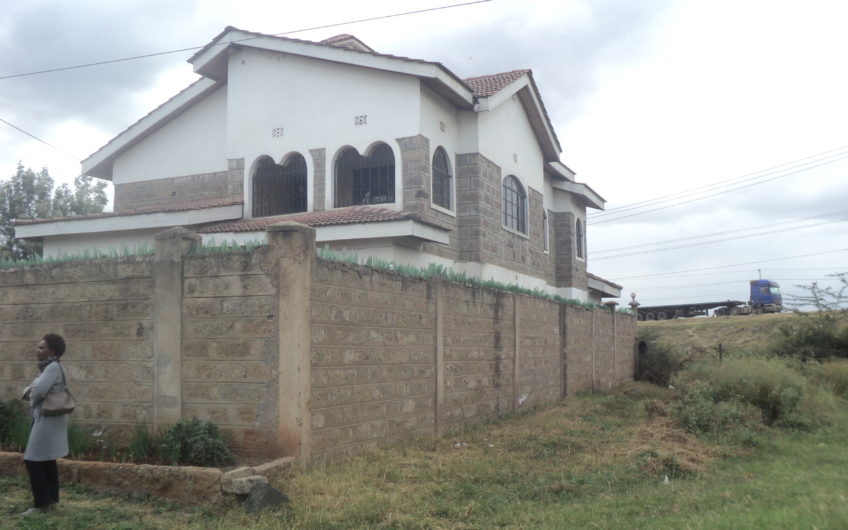 Old Maisonette at Senior staff touching Msa. Rd, Athiriver on 50X100